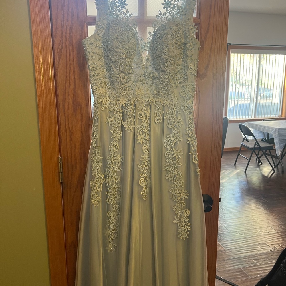 Elegant Lace Blue Evening Gown